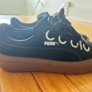 PUMA Sneakers